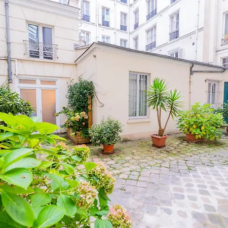 Apartman Luxurious Stylish Design - Rene Boulanger *